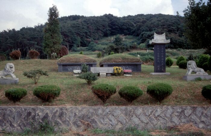 Grabhügel am Wegesrand