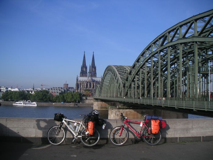 unsere Räder an der Köln-Deutzer-Brücke