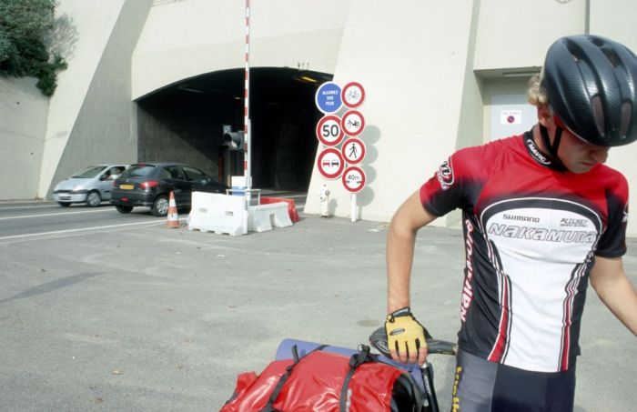 Robert vor dem Stadttunnel von Bastia