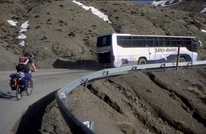 die Busse mussten den Moto vor dem heiß laufen schützen