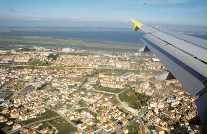 Landung in der Großstadt: Lissabons Flughafen befindet sich nördlich des Stadtzentrums