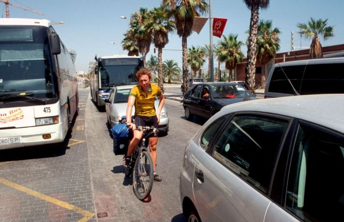 Mäfju im Stau vor Barcelona