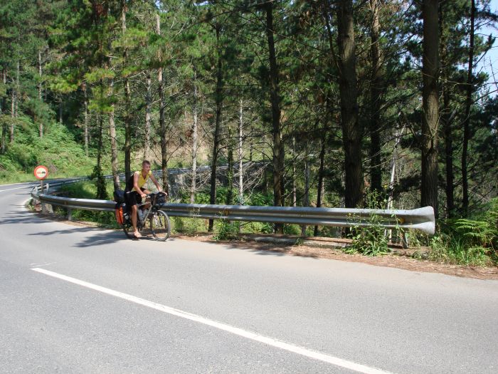 Conrad sucht Schatten auf der Küstenstraße