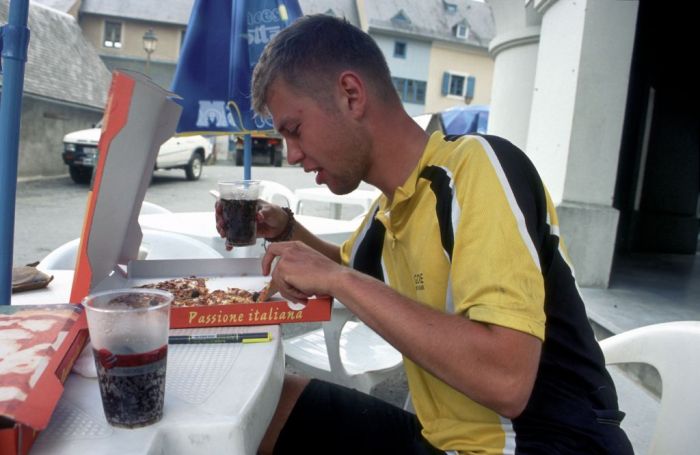 Conrad gönnt sich eine Pizza im Tal