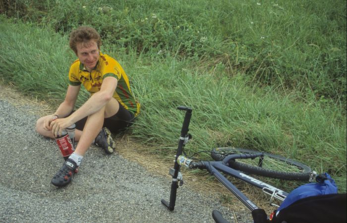 Mäfju gönnt sich eine Coke auf dem Col de Portet